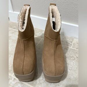 UGG Women's New Heights Platform Mini Boots in Chestnut Suede (Size 8).